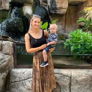 Meet your Posher, Hayley